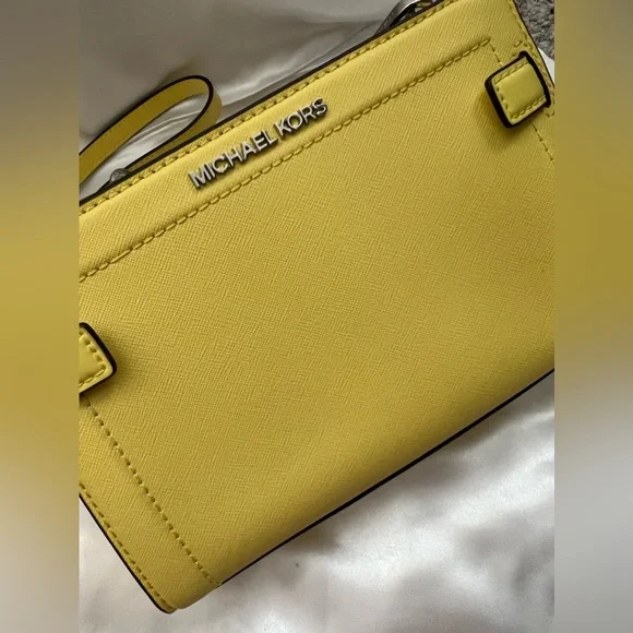 Michael Kors Yellow Crossbody with silver hardware - Picture 4 of 14